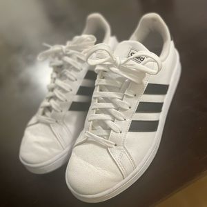 Adidas black and white cloud foams size 9.5 women’s